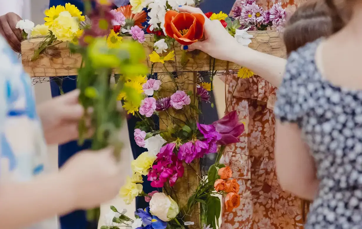 Flowering of a cross during Easter service